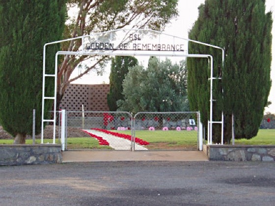 RSL-Remembrance-Memorial-Wall-Entrance.jpg