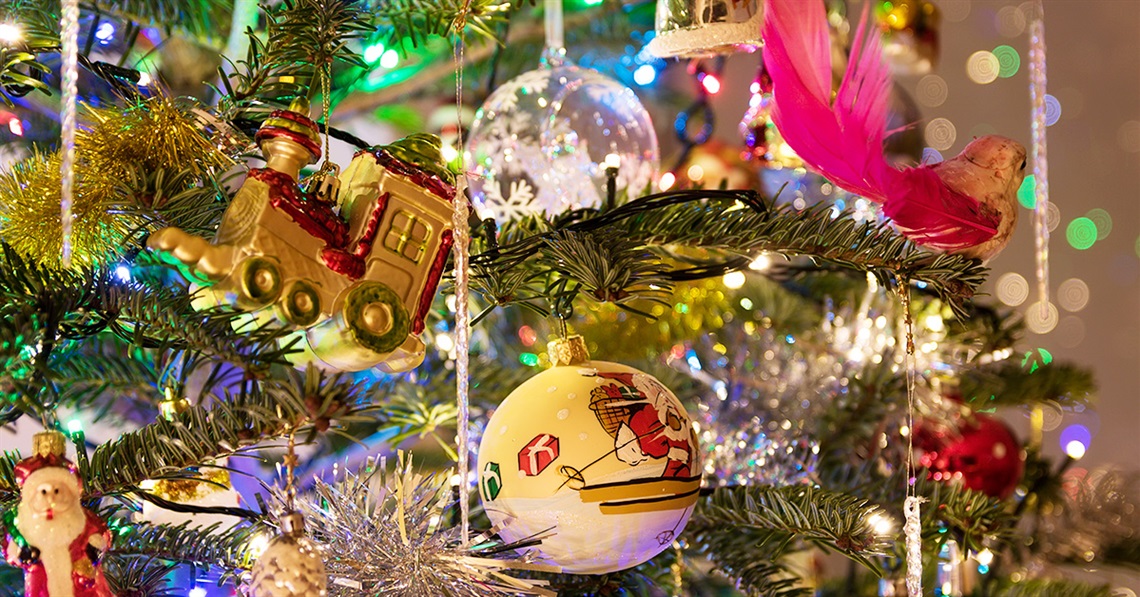 xmasdecs.jpg xmasdecs.jpg