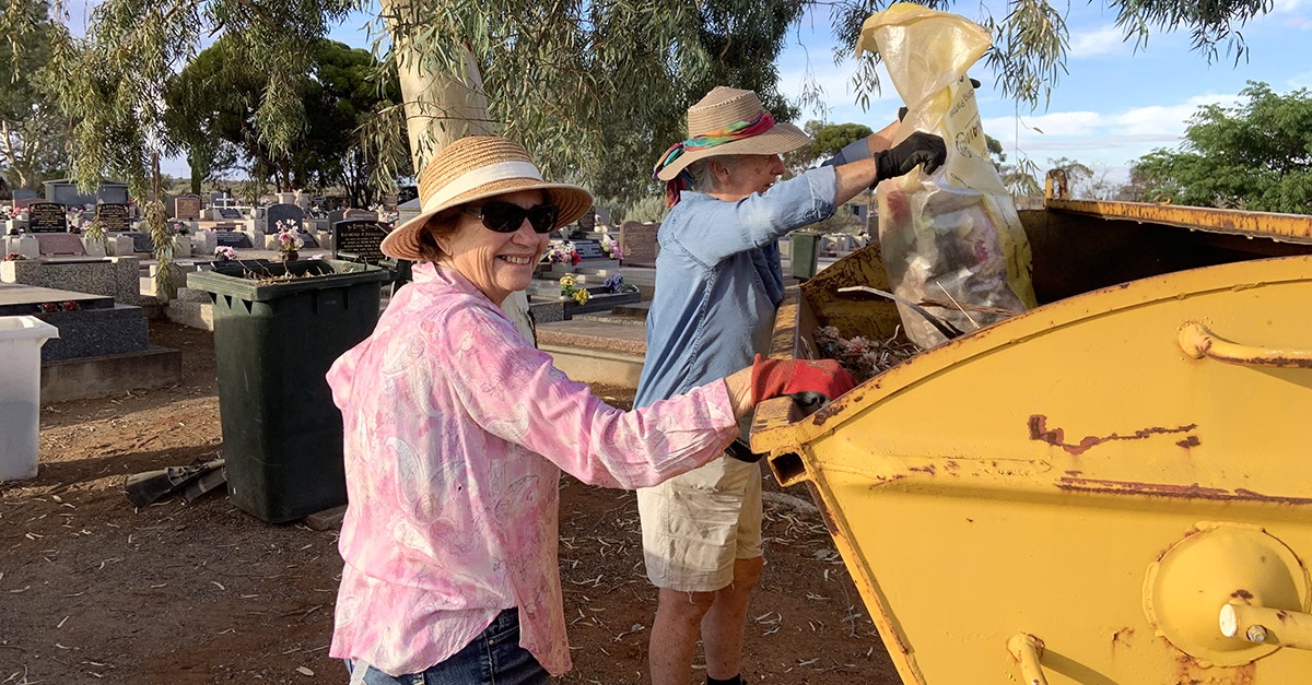 Tidy Towns targets cemetery Broken Hill City Council