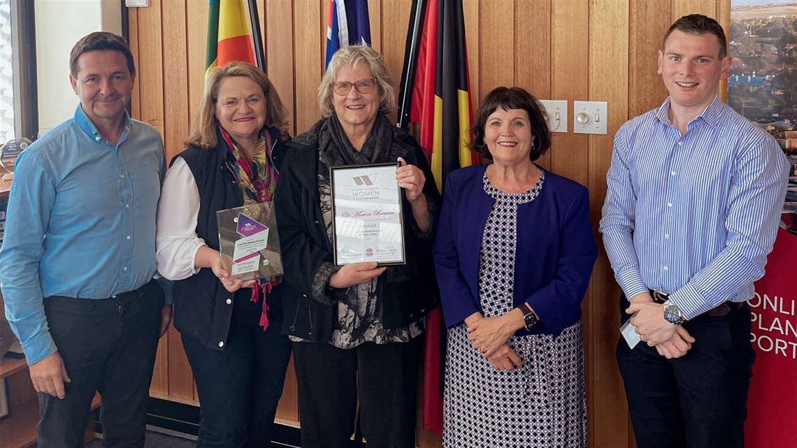 Councillor Marion Browne being presented with a NSW Government Ministerial Award